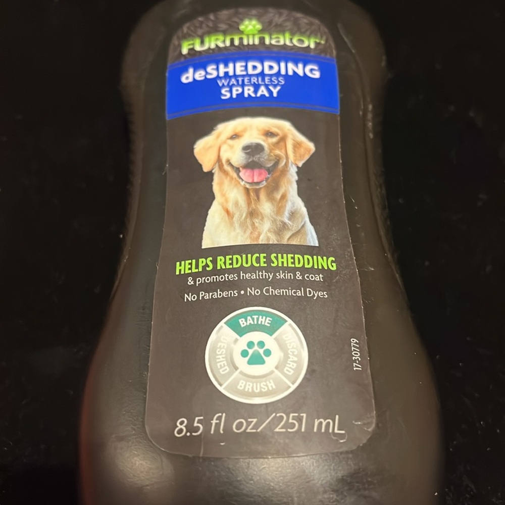 FURminator Black and Yellow deShedding Waterless Spray for Dogs - Picture 6 of 11